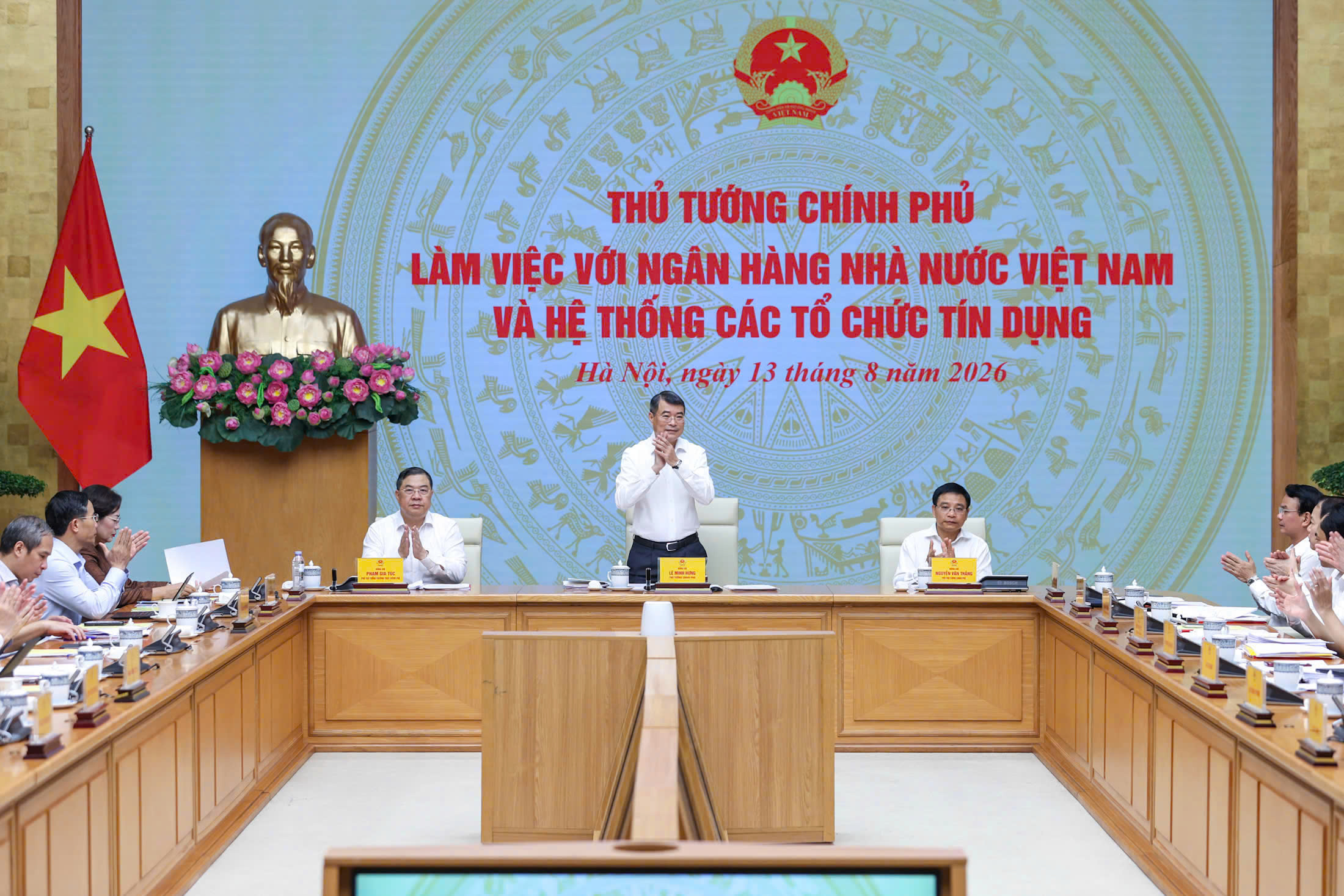 1608. TTg làm việc với NHNN và TCTD.jpg